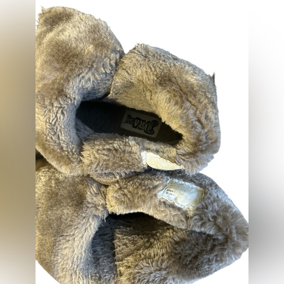 Brown Suede Buckle Boots with Faux Fur - Picture 5 of 6